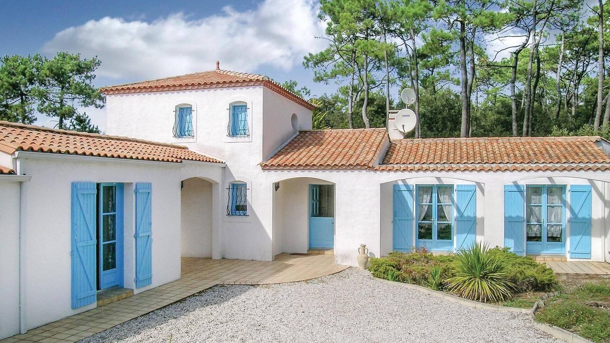 La Tranche-sur-Mer House | Stunning home in La Tranche sur Mer