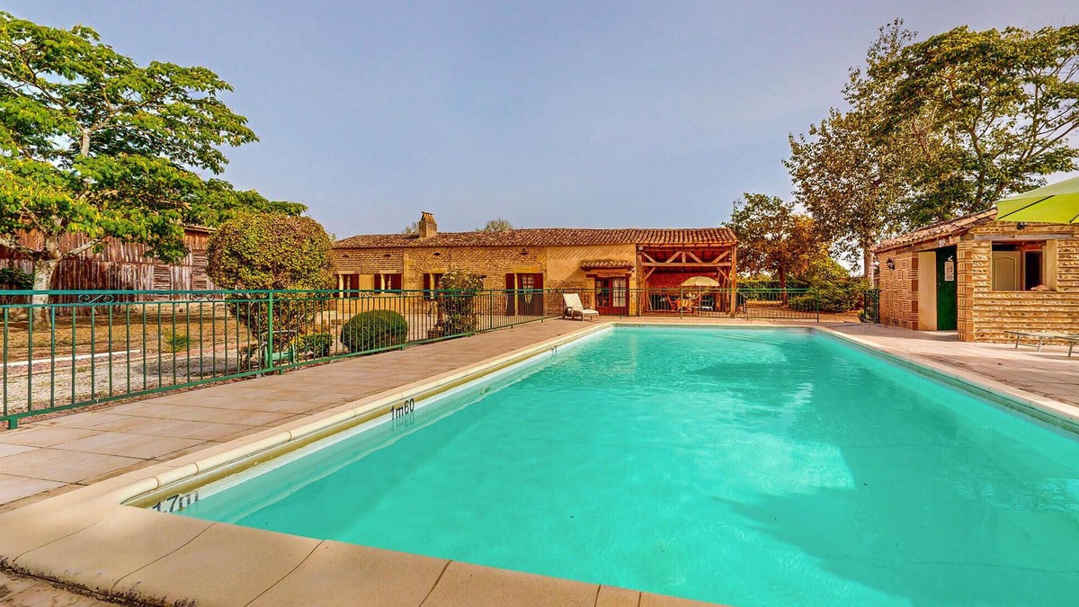 Saint-Pierre-d'Eyraud House | Stunning home in St Pierre d'Eyraud