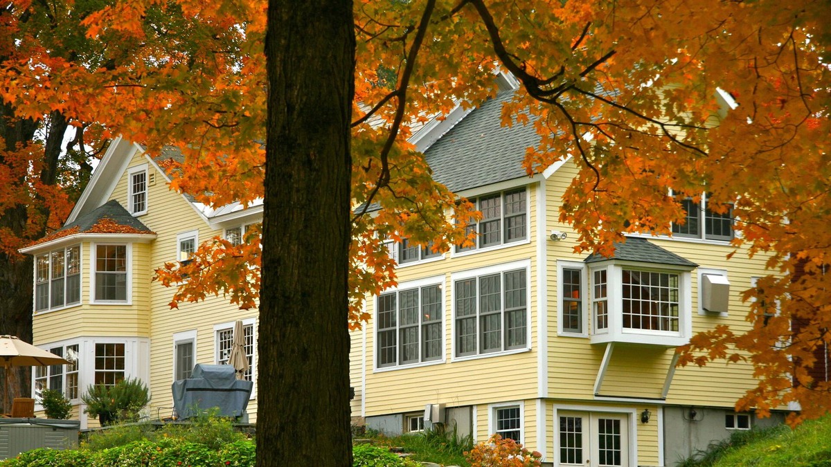 Pittsford House | Stunning home chefs kitchen, pool, hot tub, 4 fireplaces.Close to Mountain Top.
