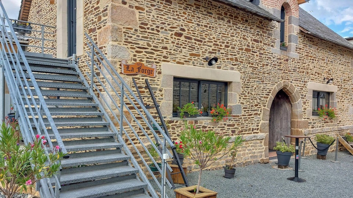 Neuilly-le-Vendin House | Stunning home in Neuilly le Vendin