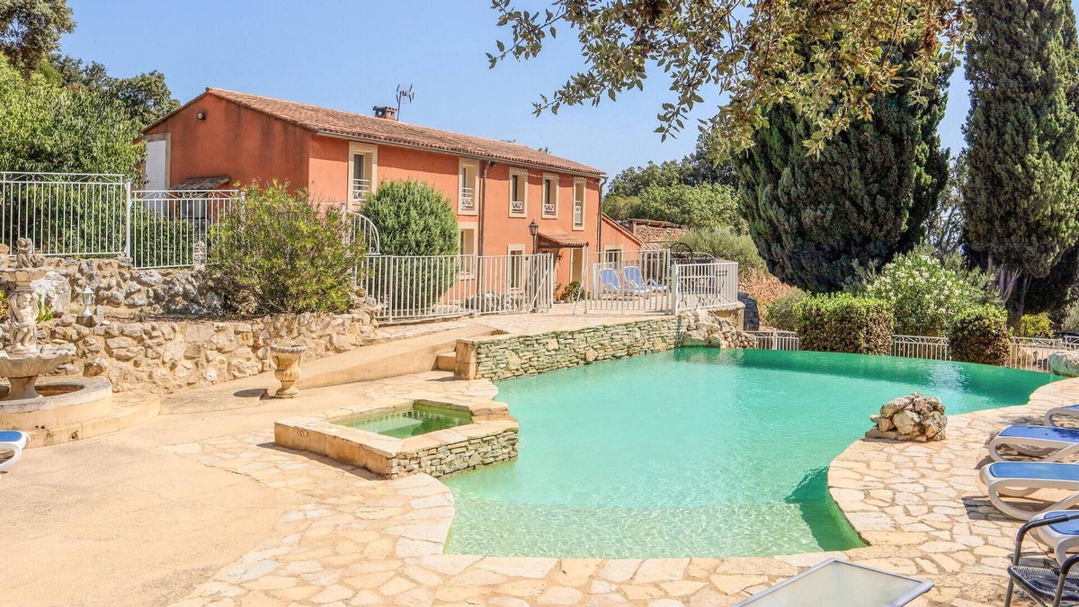 Rochefort-du-Gard House | Stunning home in Rochefort-du-Gard