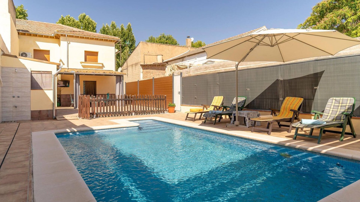 Fuente Vaqueros House | Stunning home in Fuente Vaqueros