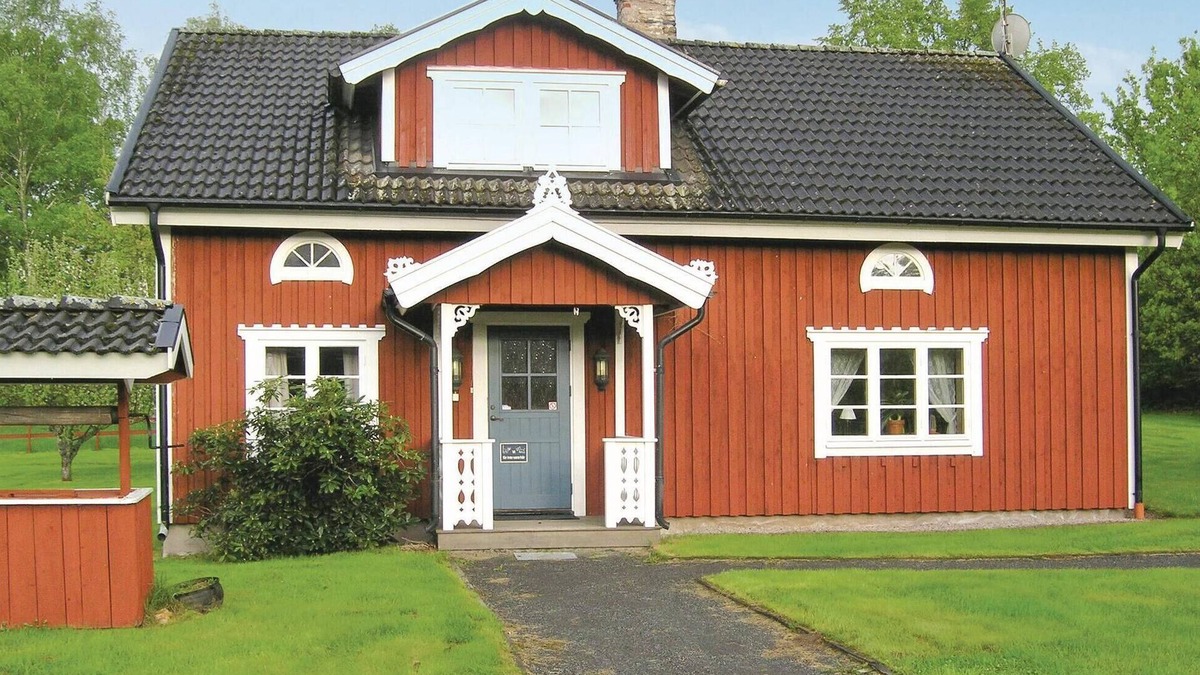 Almhult House | Stunning home in älmhult with kitchen