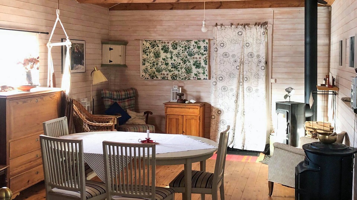 Undal House | Stunning home in åkerberga with sauna