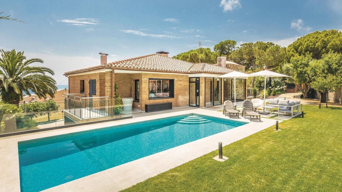 Alella House | Stunning home in Alella with WiFi