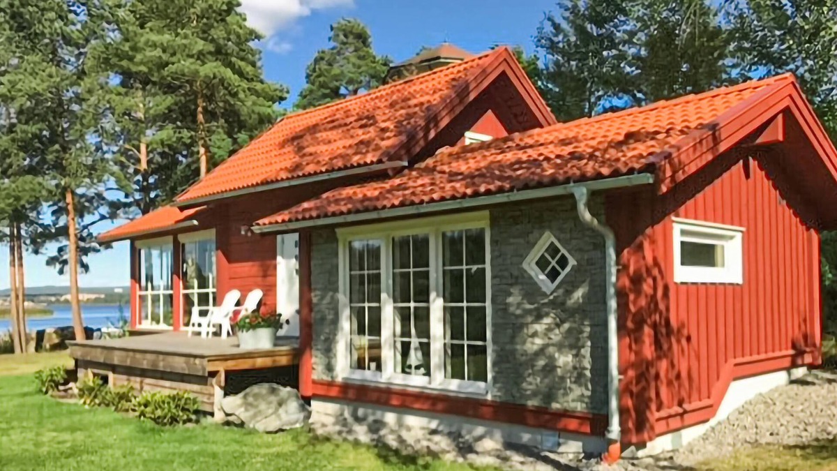 Arvika House | Stunning home in Arvika with kitchen