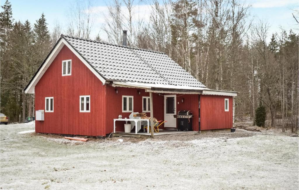 Aseda House | Stunning Home In Åseda With Kitchen