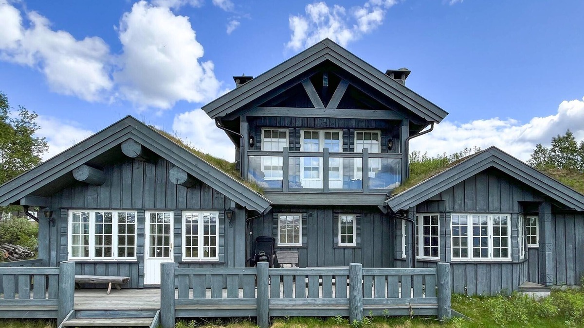 Oystre Slidre House | Stunning home in Beitostølen with sauna