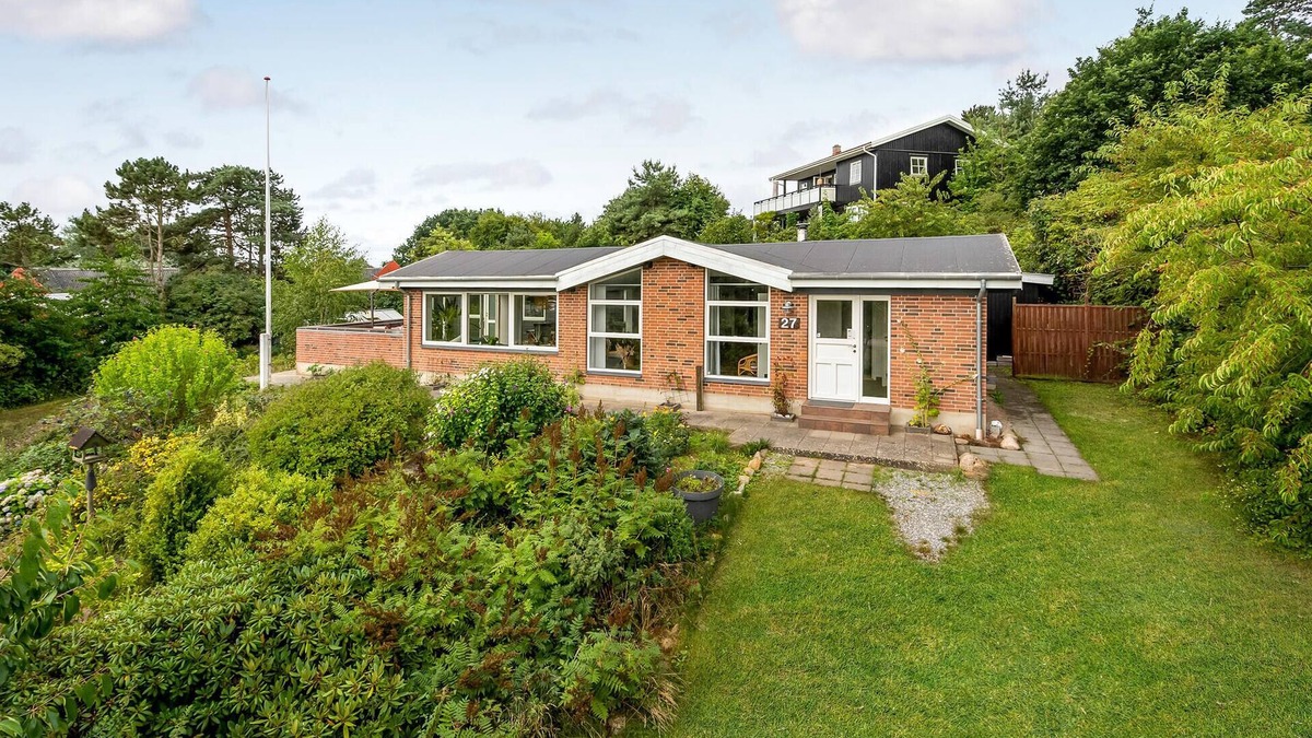 Vibæk Strand House | Stunning home in Ebeltoft with kitchen