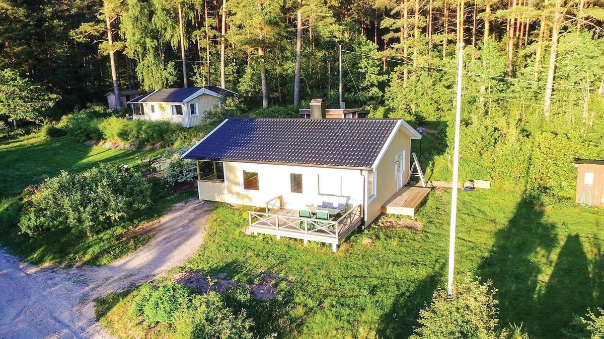 Tamta House | Stunning home in Fristad with WiFi