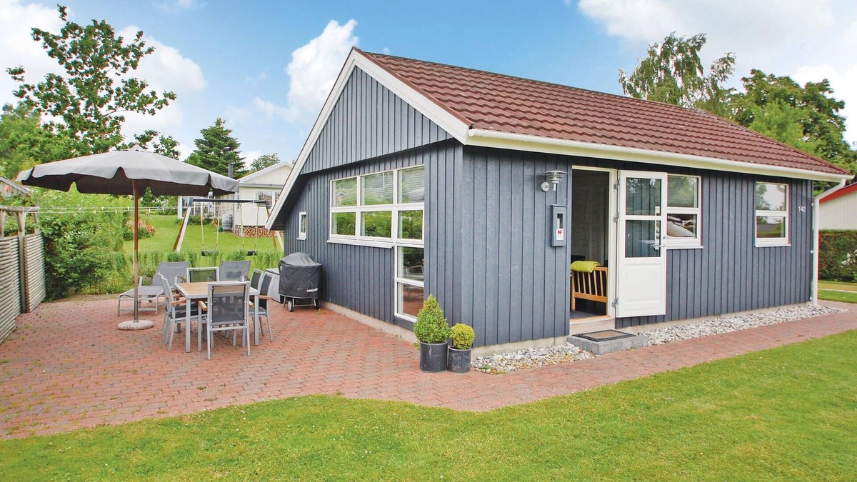 Hejsager Strand House | Stunning home in Haderslev with kitchen