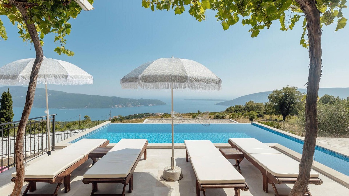 Podi House | Stunning home in Herceg Novi with WiFi
