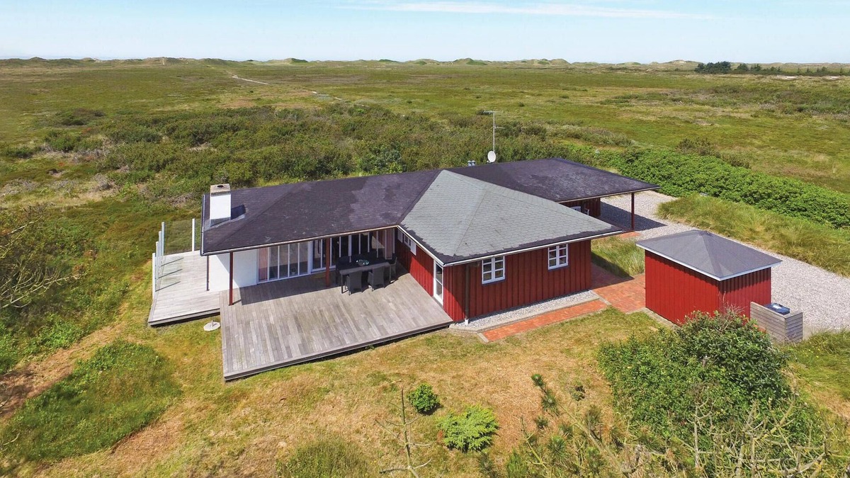 Nørre Lyngvig House | Stunning home in Hvide Sande with sauna