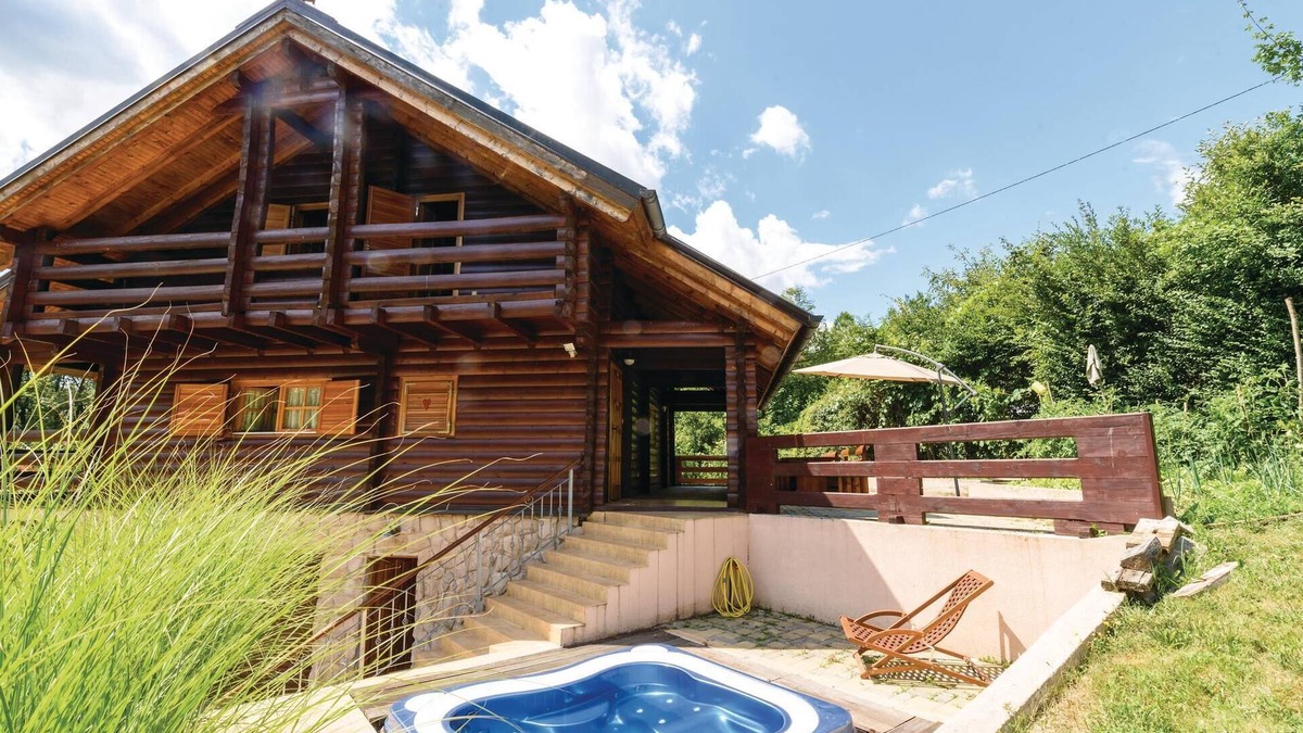 Krasic House | Stunning home in Krasic with sauna