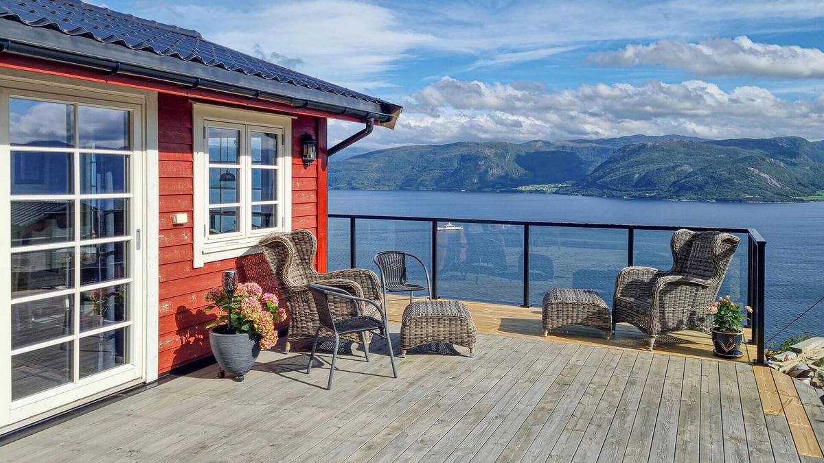 Brekke House | Stunning home in Lavik