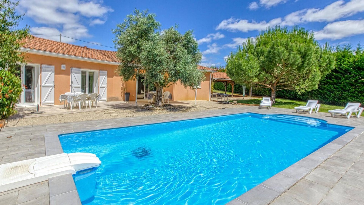 Montsales House | Stunning home in Montsales with WiFi