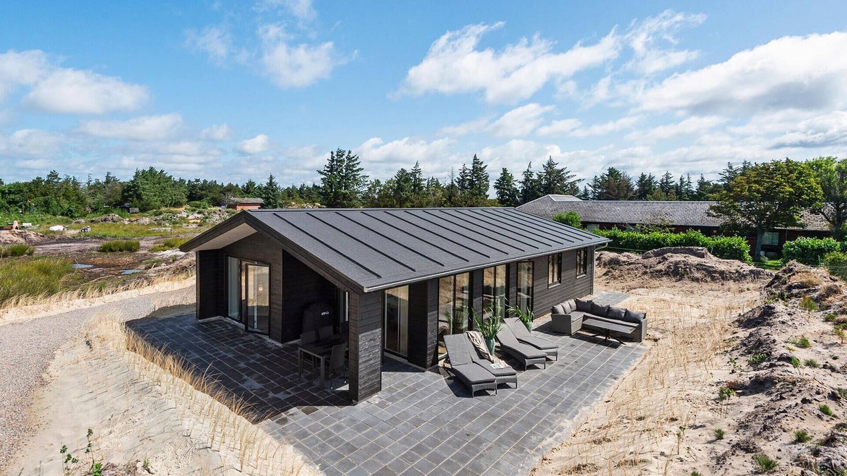Grærup Strand House | Stunning home in Oksbøl with sauna