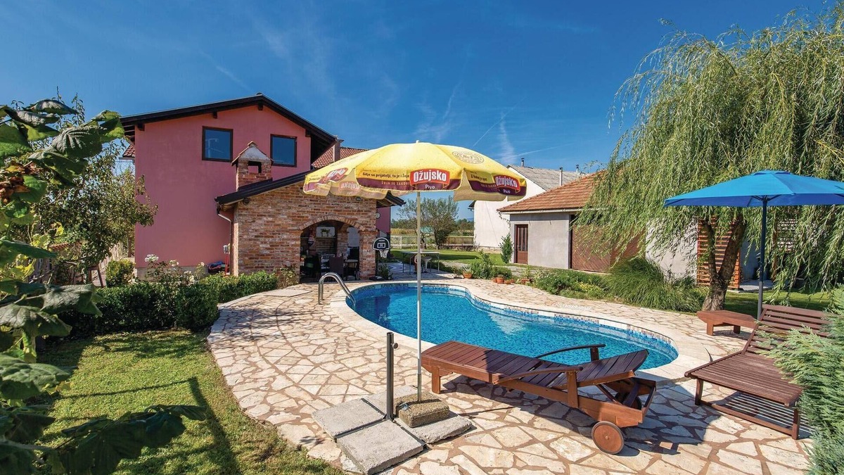 Karlovac House | Stunning home in Ozalj with WiFi