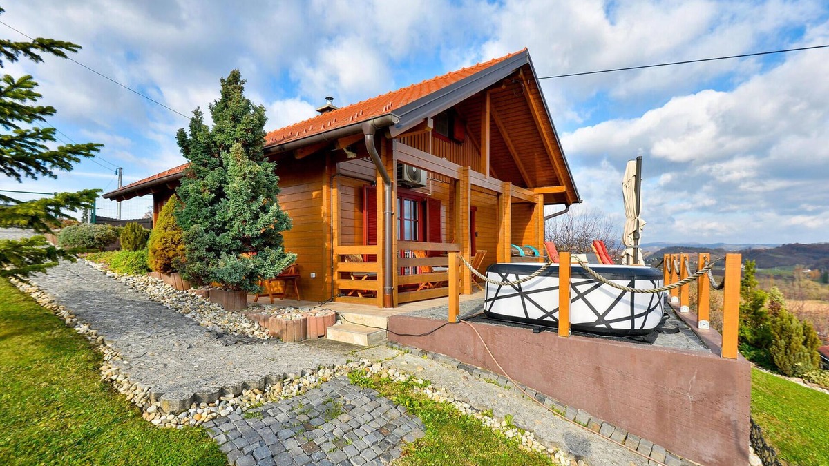 Kraljevec Sesvetski House | Stunning home in Paruzevina with WiFi