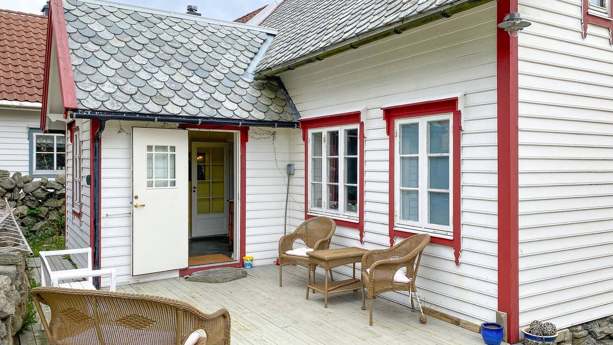Heroy House | Stunning home in Runde with WiFi