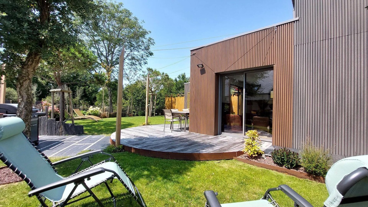 Saint-Jacques House | Stunning home in Sarzeau with WiFi