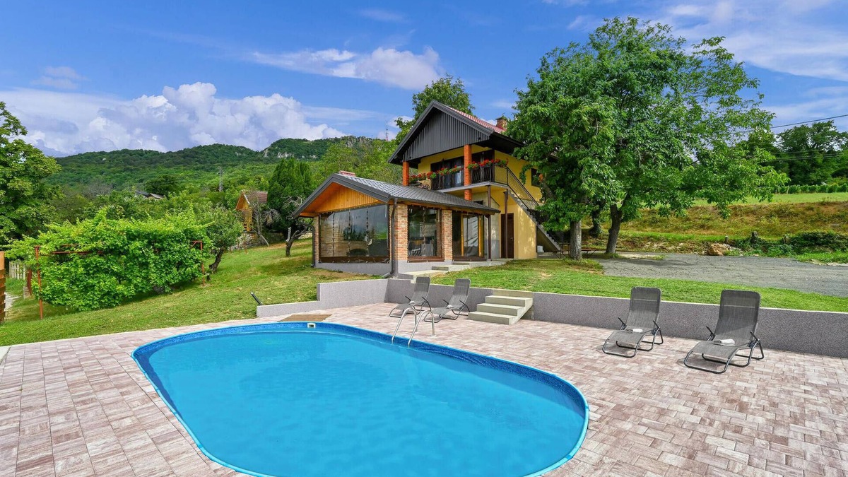 Kalnik House | Stunning home in Sopron with WiFi