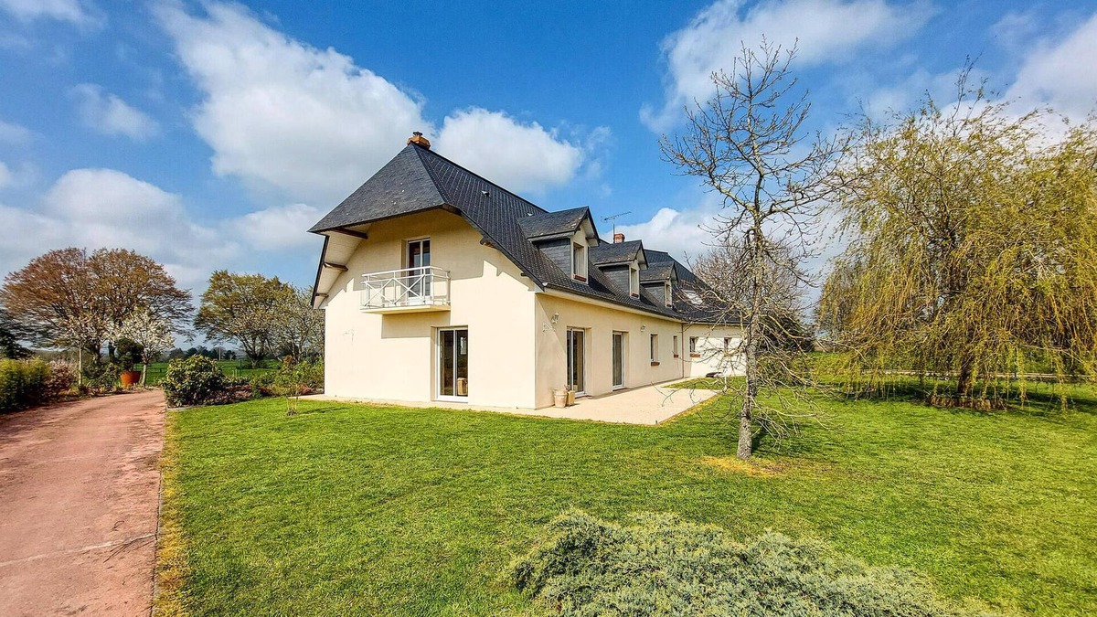 Saint-Pierre-de-Varengeville House | Stunning home in ST PAER with WiFi