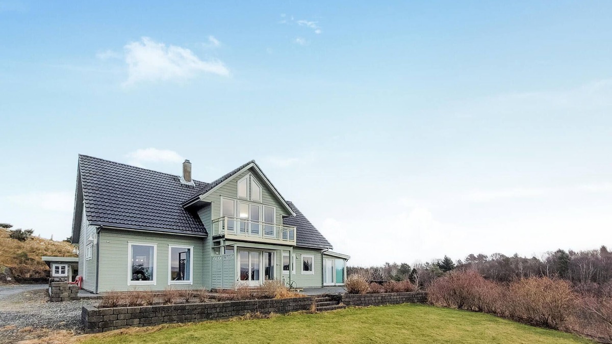 Sveio House | Stunning home in Sveio with WiFi