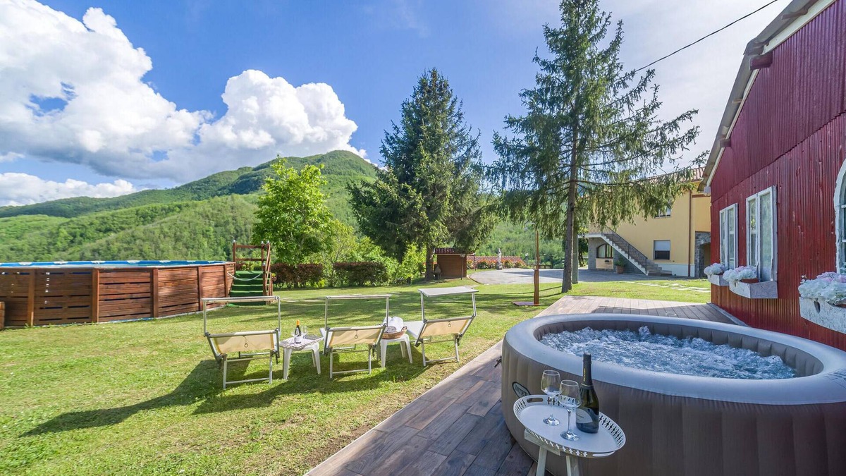 Varese Ligure House | Stunning home in Varese Ligure -SP-