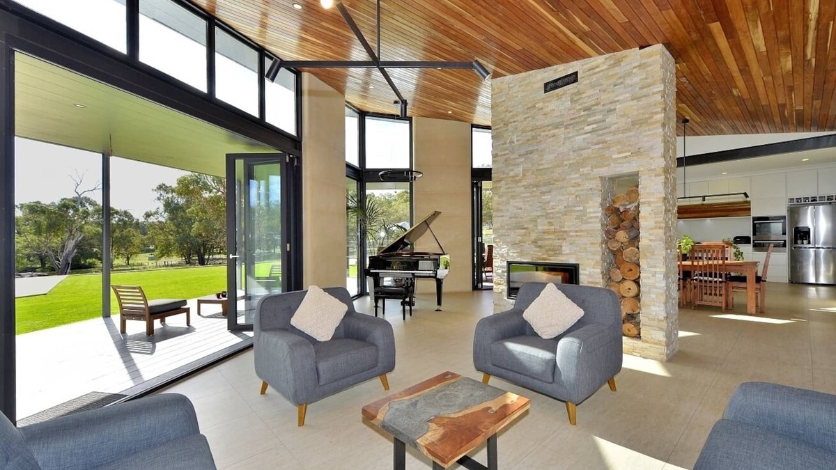 Herron House | Stunning home on 5 acres with Infinity Pool & Fireplace STRA6211R0XWC5V6