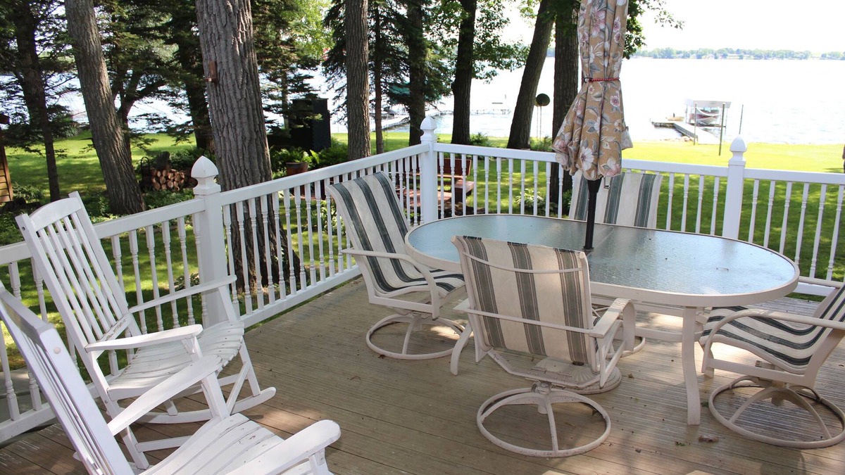 Markesan House | Stunning Home on Little Green Lake for Family Fun!