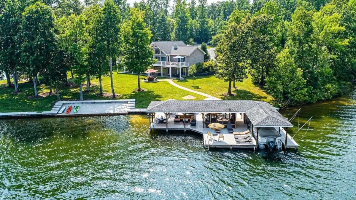 Mineral House | Stunning home w/sand beach, flat yard for games, dock w/living area and bar!