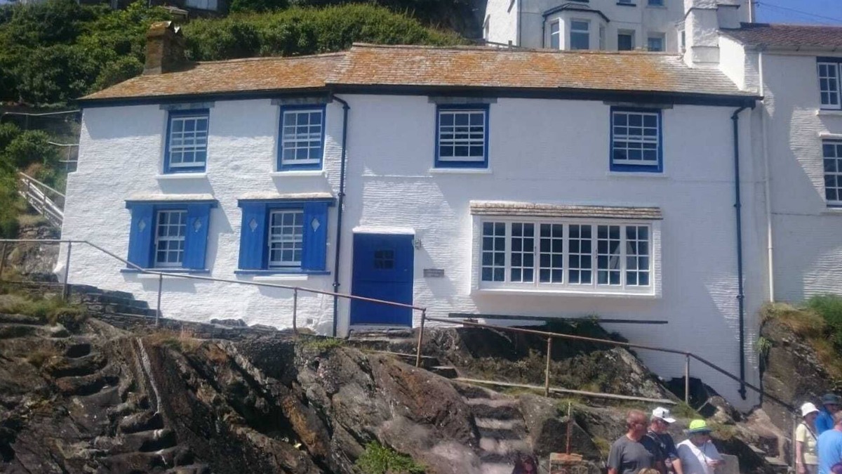 Polperro Cottage | Stunning house right by the sea, spectacular far reaching sea views in Polperro