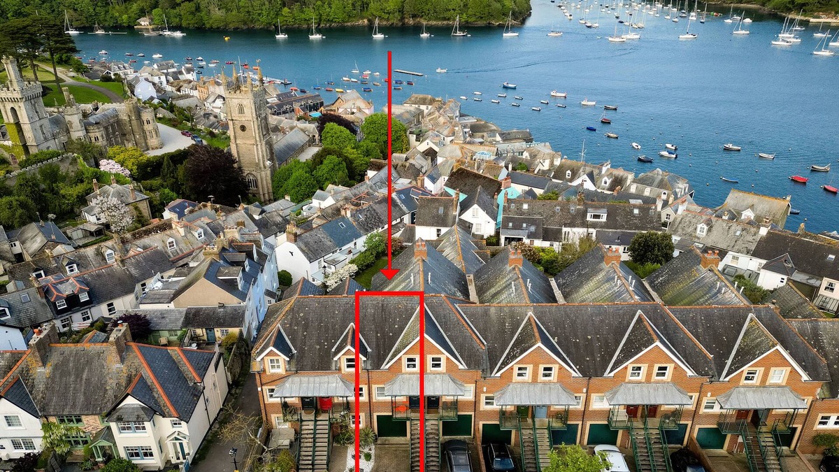Fowey House | Stunning house, river views, 3 balconies, Fowey