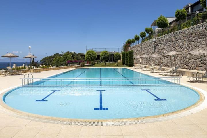 Kadıkale Apartment | Stunning House with Sea View and Shared Pool in Bodrum