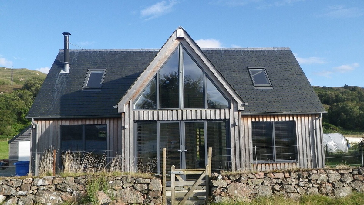 Glenelg House | Stunning Individually Designed Property On Shore In The Village Of Glenelg