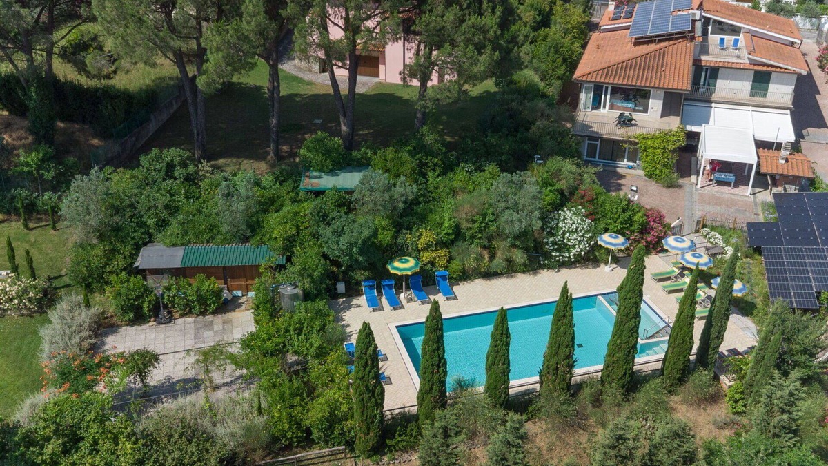 Montelupo Fiorentino Villa | Stunning villa with WIFI, private pool, A/C, TV, terrace, pets allowed, panoramic view and park.