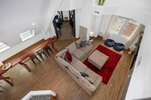 Grandville Apartment | Stunning King Bed Penthouse at The Grand Castle