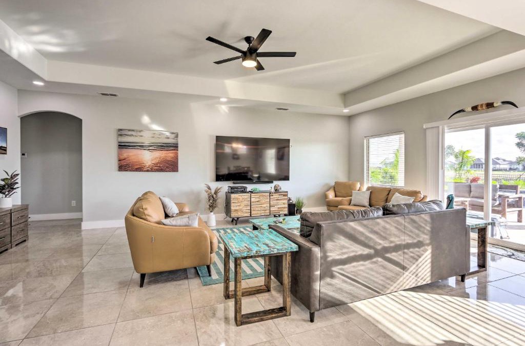 Laguna Vista House | Stunning Laguna Vista Retreat with Pool and Grill