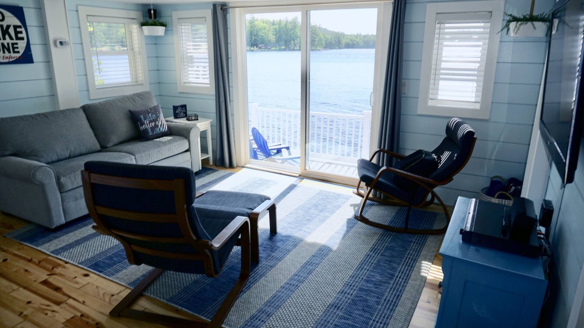 Franklin House | Stunning Lake House on Beautiful Webster Lake, Perfect for your Summer Get-Away.
