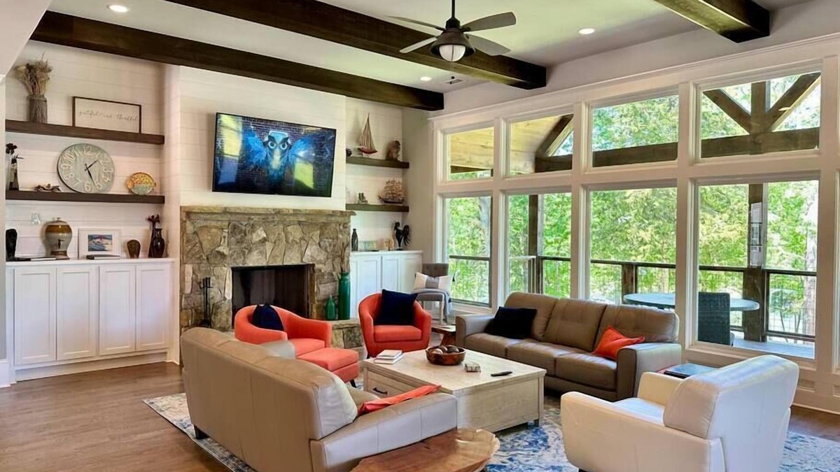 Lavonia House | Stunning Lake House w/Hot Tub & Dock
