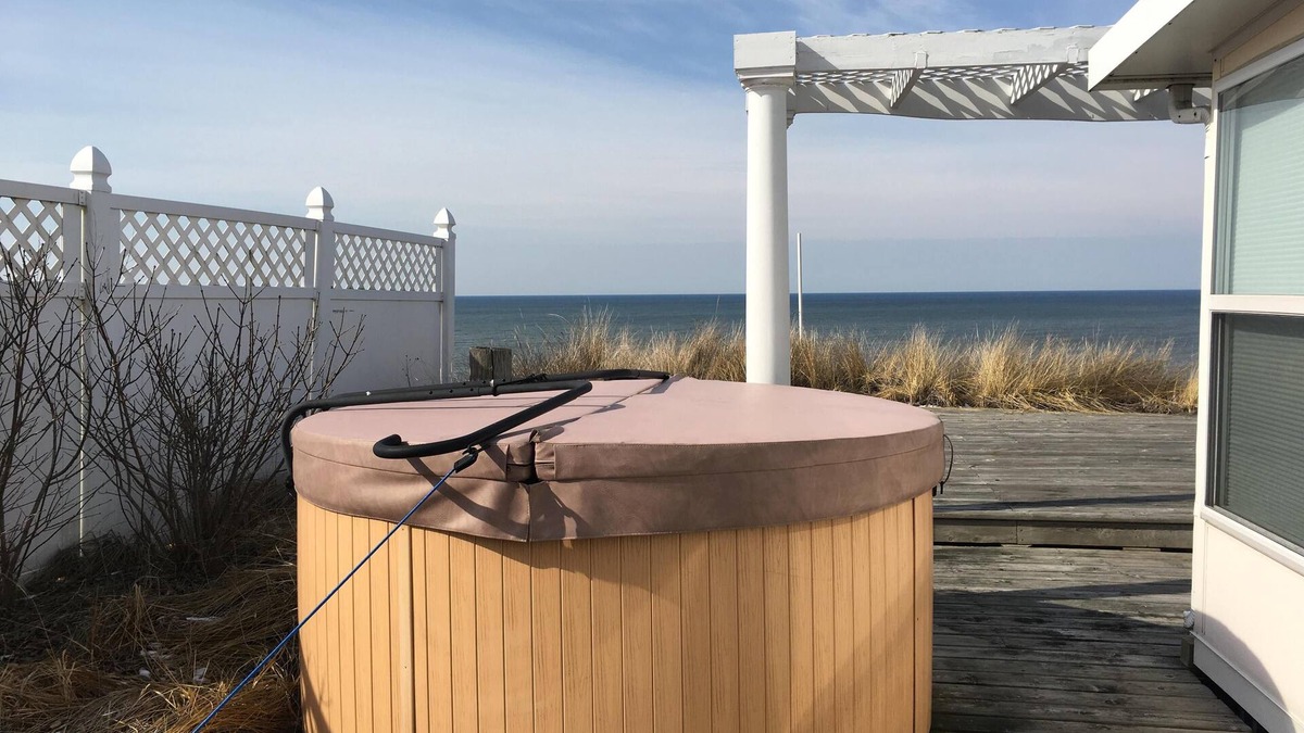 West Olive Cottage | Stunning Lake Michigan views in our light, airy beachfront cottage. Sleeps 10.