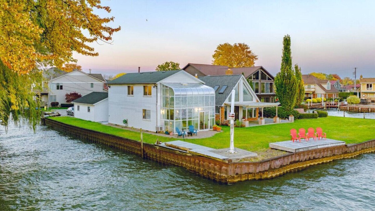 Harrison Township Apartment | Stunning Lake Views | Sleeps 9 | Harrison Twp