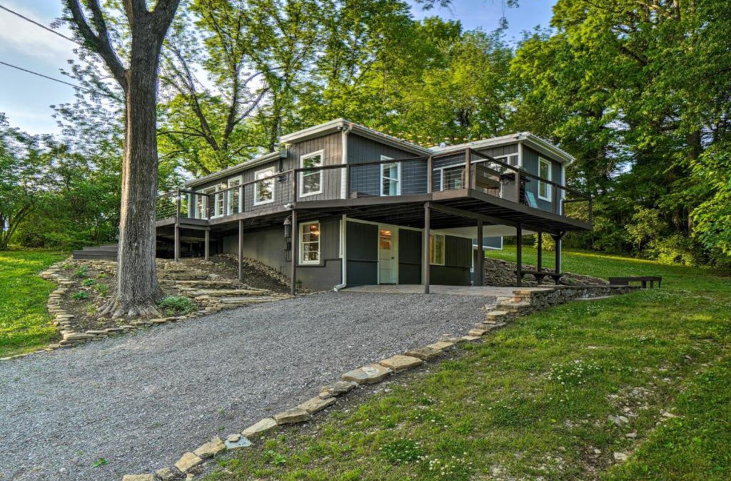 Mount Juliet House | Stunning Lake-View Home 22 Mi to Nashville!