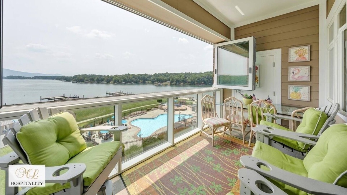 Huddleston Resort | Stunning lake view Mariners Landing The Pointe