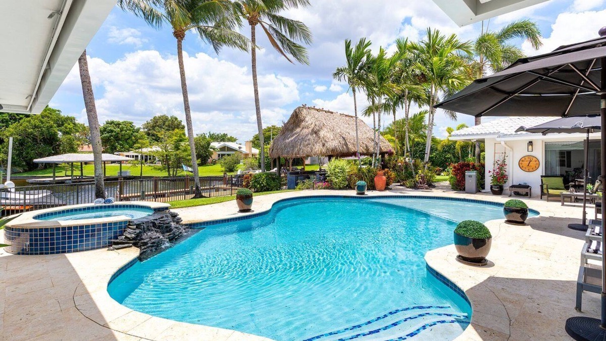 Lake Ida Shores House | Stunning Lakefront! Pool, Patio 5BR/5BA, Sleeps 12