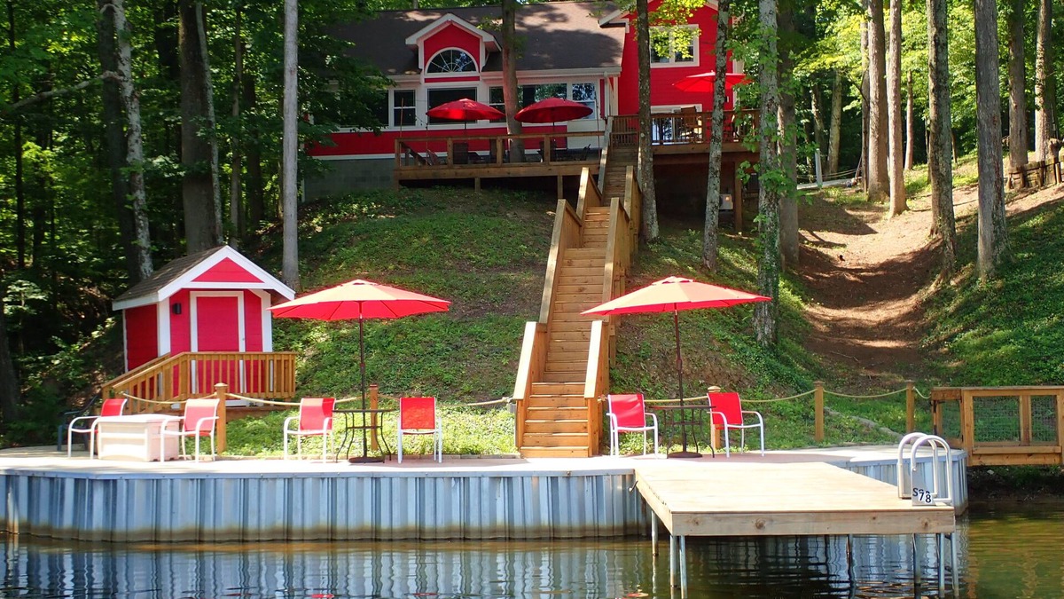 Princes Lakes House | STUNNING LAKEFRONT PROPERTY SURROUNDED BY BEAUTIFUL VIEWS. n