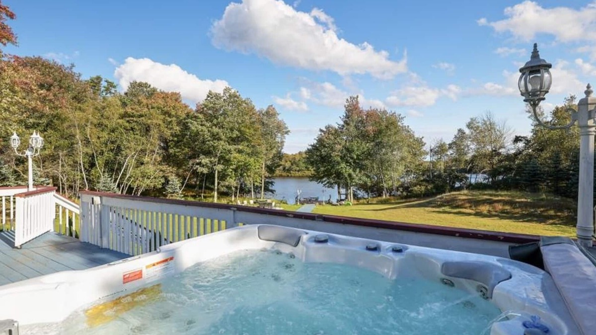 Long Pond House | Stunning Lakefront, 1 King, 3 Queens, 3 Double Beds