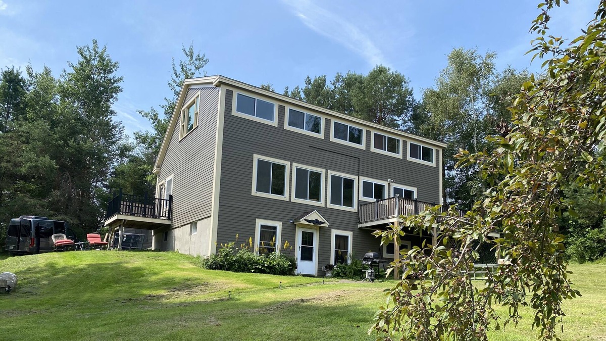 Belfast House | Stunning lakefront home on 710ft of water frontage