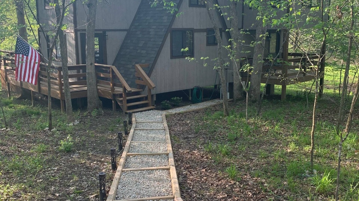 Innsbrook House | Stunning Lakeside Retreat at Innsbrook w/Swing, Canoe and 3 Kayaks